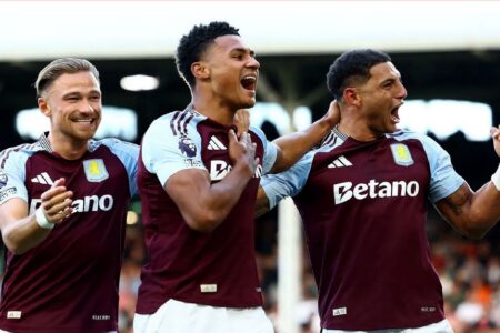 Aston Villa in hma lam an pan