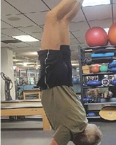 Handstand ti thei upa ber